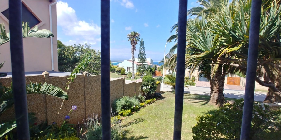 3 Bedroom Property for Sale in Wavecrest Eastern Cape